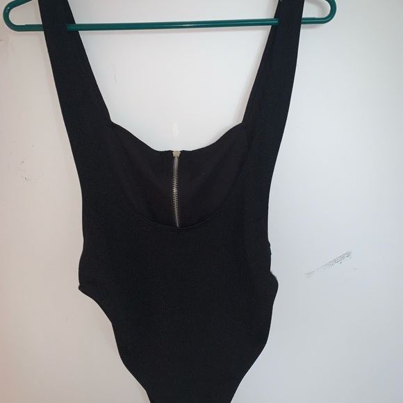 Motel Swim O-ring side Cut One-Piece - Picture 2 of 3